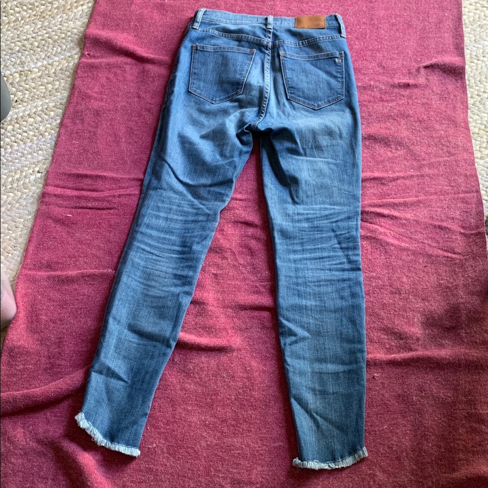 Madewell Medium Wash 10” High Rise Skinny Jeans in Blue w Frayed Hem - Tulip Hem - Picture 11 of 11